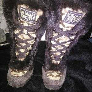 Coach boots with fur